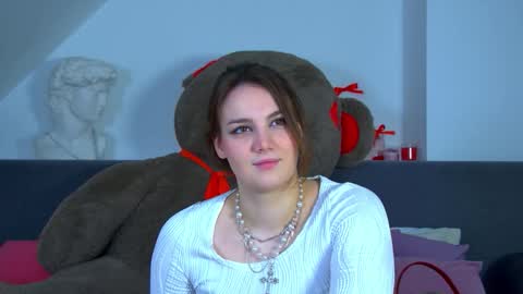 Karen online show from 11/25/25, 06:41