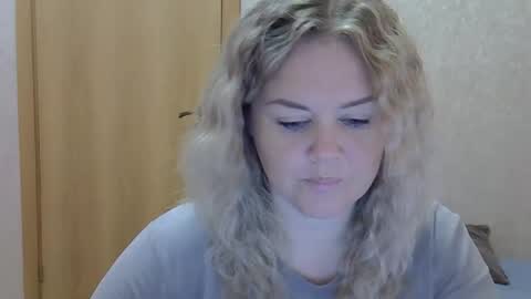 karennelsonx online show from 10/17/25, 03:36