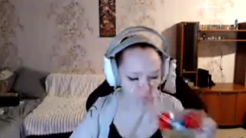 Lisa Backler online show from 09/16/25, 04:19