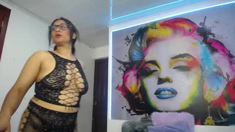 Snapshot of karime_sexygirl chatting on 01/17/25, 04:26 Karime online show from 01/17/25, 04:26
