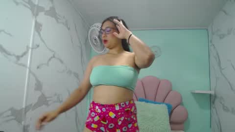 Snapshot of karime_sexygirl chatting on 01/20/25, 11:13 Karime online show from 01/20/25, 11:13