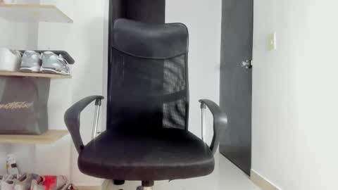 Snapshot of karimthompson chatting on 02/23/26, 04:37 Karim online show from 02/23/26, 04:37