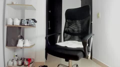 Snapshot of karimthompson chatting on 02/27/26, 10:59 Karim online show from 02/27/26, 10:59