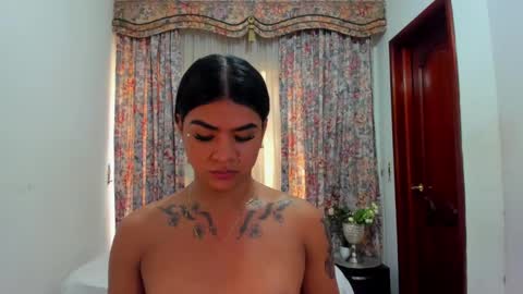 Snapshot of karina_2205 chatting on 02/17/25, 06:26 Karina online show from 02/17/25, 06:26