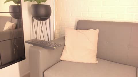 Kari online show from 02/18/25, 03:21