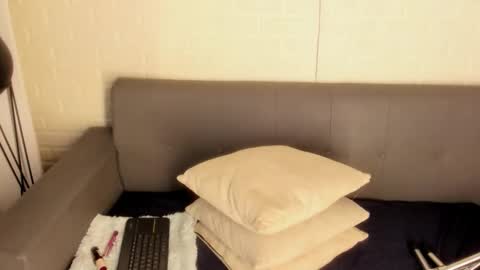 Kari online show from 12/15/25, 11:25