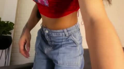 Snapshot of karina_gomez_18 chatting on 02/03/26, 11:26 Kari online show from 02/03/26, 11:26