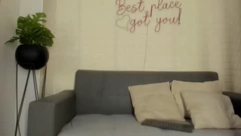 Snapshot of karina_gomez_18 chatting on 02/15/26, 11:41 Kari online show from 02/15/26, 11:41