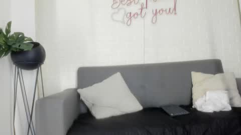 Snapshot of karina_gomez_18 chatting on 02/17/26, 11:29 Kari online show from 02/17/26, 11:29