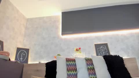 Snapshot of karina_gomez_18 chatting on 03/15/26, 11:27 Kari online show from 03/15/26, 11:27