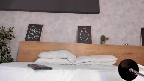 Snapshot of karina_gomez_18 chatting on 03/27/26, 11:32 Kari online show from 03/27/26, 11:32