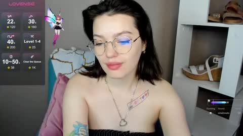 Snapshot of karina_kelly chatting on 11/21/25, 02:21 karina online show from 11/21/25, 02:21