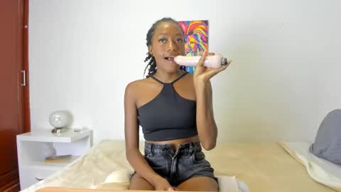 karina_lopez7 online show from 02/06/25, 12:11