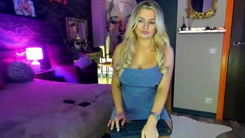 Snapshot of karina_mex chatting on 02/06/26, 10:40 Karinamex online show from 02/06/26, 10:40