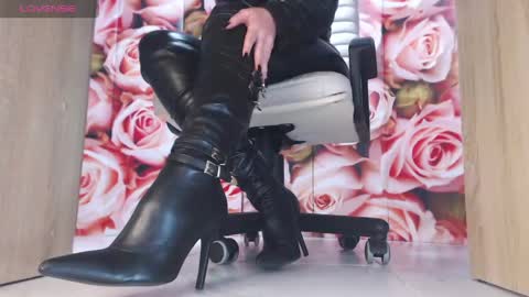 Snapshot of karina_mistress chatting on 05/03/26, 04:57 Karina Mistress online show from 05/03/26, 04:57