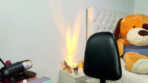 Snapshot of karina_pretty chatting on 05/31/26, 12:12 karina online show from 05/31/26, 12:12
