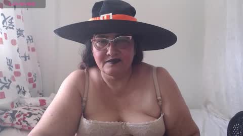 Karina online show from 10/31/25, 03:35