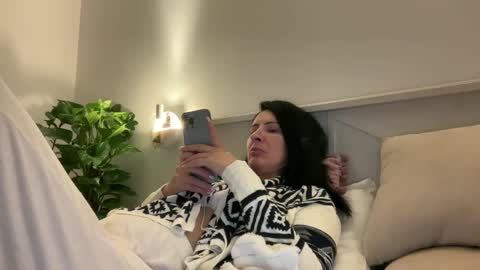 Karina online show from 12/20/24, 11:05