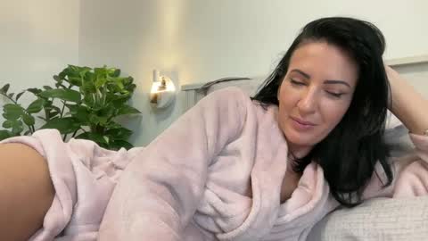 Karina online show from 12/25/24, 09:34