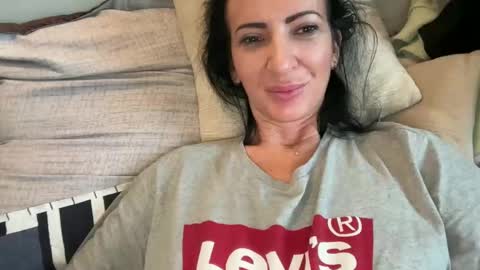 Karina online show from 12/31/24, 02:14