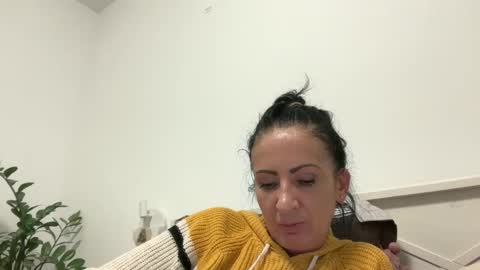 Snapshot of karinablair chatting on 12/22/25, 05:04 Karina online show from 12/22/25, 05:04