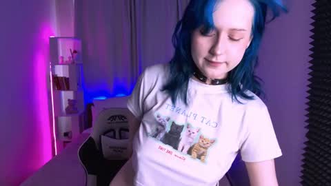 Snapshot of karinahili chatting on 04/28/26, 10:42 Karina online show from 04/28/26, 10:42