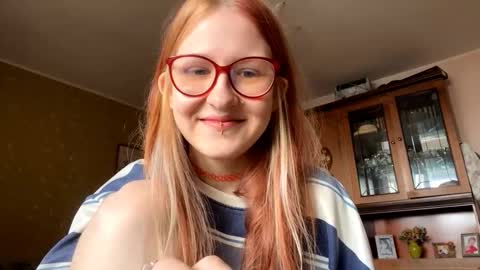 Snapshot of karinamuccia chatting on 02/15/26, 07:51 Karina online show from 02/15/26, 07:51