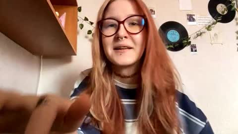 Snapshot of karinamuccia chatting on 02/16/26, 07:37 Karina online show from 02/16/26, 07:37