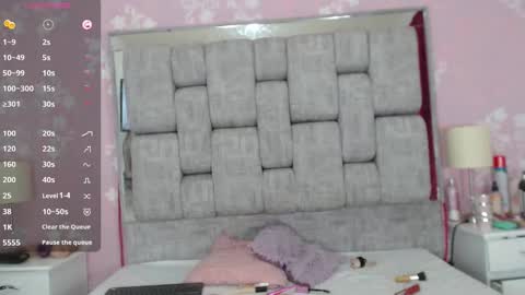 Snapshot of karinasimonz chatting on 12/14/24, 08:18 KarinaSimonz online show from 12/14/24, 08:18