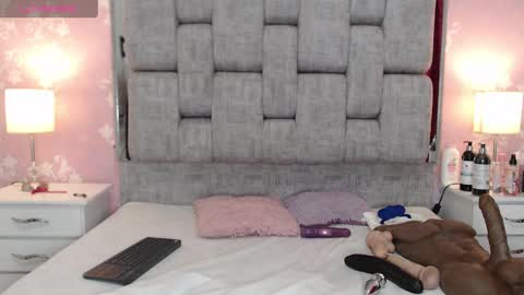 Snapshot of karinasimonz chatting on 12/29/24, 07:43 KarinaSimonz online show from 12/29/24, 07:43