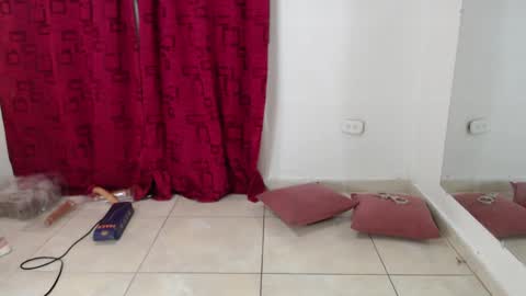 Snapshot of karinasimonz chatting on 02/16/25, 07:38 KarinaSimonz online show from 02/16/25, 07:38