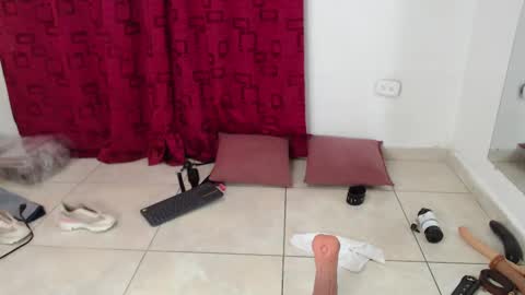 Snapshot of karinasimonz chatting on 02/16/25, 10:43 KarinaSimonz online show from 02/16/25, 10:43