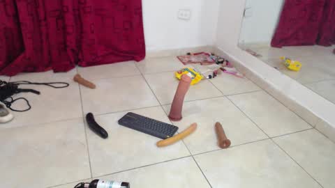 Snapshot of karinasimonz chatting on 02/28/25, 08:39 KarinaSimonz online show from 02/28/25, 08:39