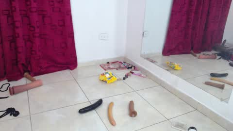 Snapshot of karinasimonz chatting on 02/28/25, 11:45 KarinaSimonz online show from 02/28/25, 11:45