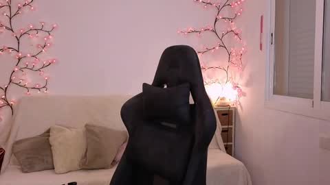 Snapshot of karinchik_ chatting on 04/28/26, 06:57 Karina online show from 04/28/26, 06:57