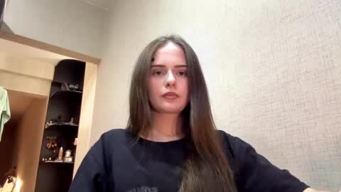 Snapshot of karinecheverton chatting on 05/20/26, 01:50 Lilu online show from 05/20/26, 01:50