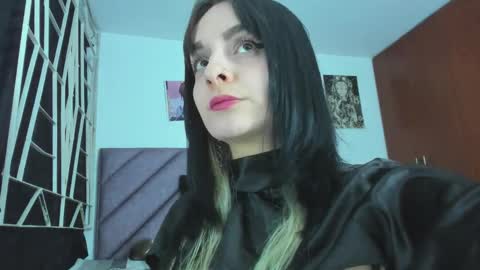 Snapshot of karinna__raven chatting on 02/10/26, 12:37 KARINNA RAVEN online show from 02/10/26, 12:37