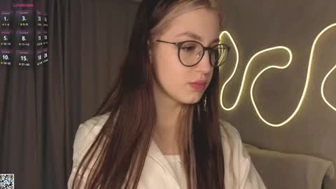 Snapshot of karissahintze chatting on 02/15/26, 04:09 Grace online show from 02/15/26, 04:09