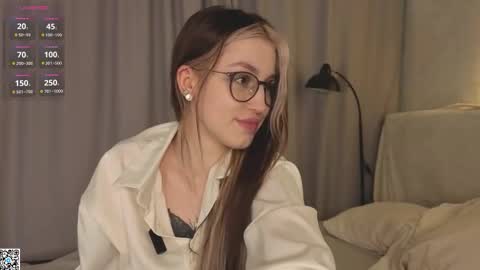 Snapshot of karissahintze chatting on 02/15/26, 07:51 Grace online show from 02/15/26, 07:51