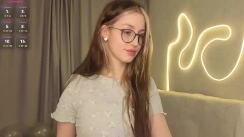 Snapshot of karissahintze chatting on 02/19/26, 04:19 Grace online show from 02/19/26, 04:19