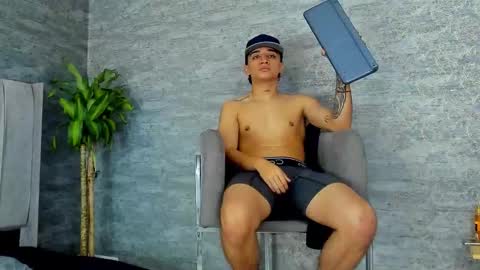 Snapshot of karl_starboy_ chatting on 12/15/25, 07:56 Karl online show from 12/15/25, 07:56