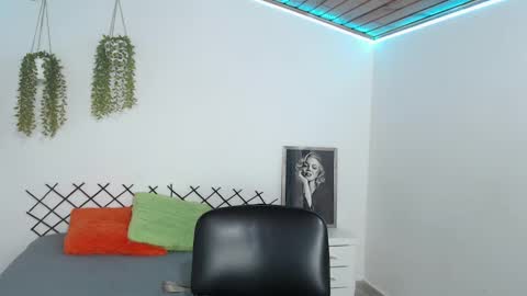 Karla online show from 09/25/25, 01:48