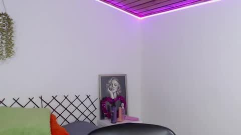 Karla online show from 09/27/25, 02:11