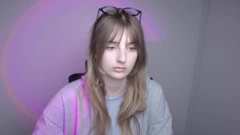Snapshot of karla_flower chatting on 09/13/25, 10:59 Karla online show from 09/13/25, 10:59