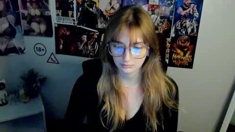 Snapshot of karla_flower chatting on 10/12/25, 12:37 Karla online show from 10/12/25, 12:37
