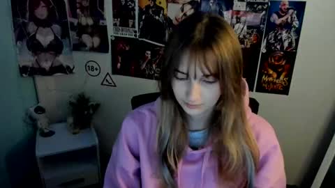 Snapshot of karla_flower chatting on 10/20/25, 06:14 Karla online show from 10/20/25, 06:14