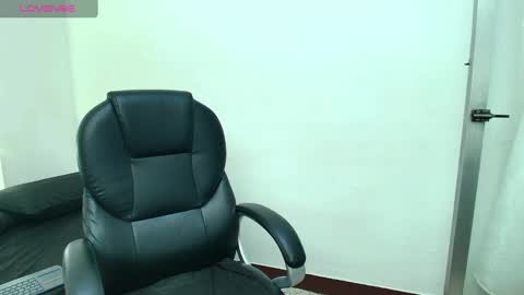 karla_hilton1 online show from 10/06/25, 02:25