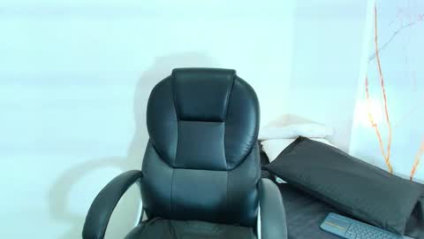 karla_hilton1 online show from 02/10/26, 11:36