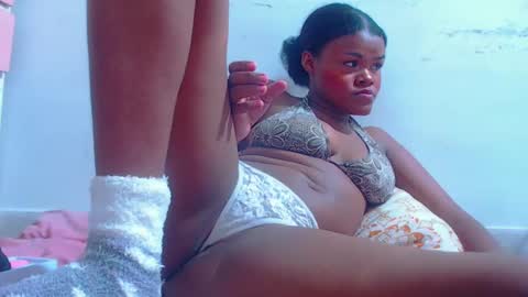 Snapshot of karla_latina_28 chatting on 09/17/25, 09:00 karla latina 28 online show from 09/17/25, 09:00