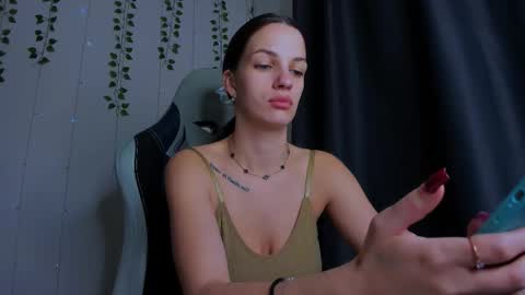 Snapshot of karla_lim chatting on 11/03/25, 09:21 karla_lim online show from 11/03/25, 09:21